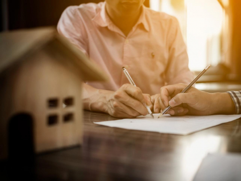 以房養老核貸件數破萬！這兩區域成長最多…專家激推「至少有棟房能安老」：3加分題可以貸更多